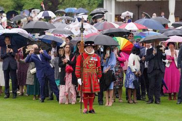 Garden-party sous la pluie à Buckingham Palace, le 11 mai 2022