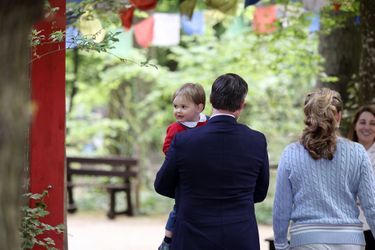Le prince Charles de Luxembourg avec le grand-duc héritier Guillaume et la princesse Stéphanie au Parc Merveilleux à Bettembourg, le 5 mai 2022