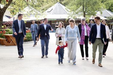 Le prince Charles de Luxembourg avec le prince héritier Guillaume et la princesse Stéphanie au Parc Merveilleux à Bettembourg, le 5 mai 2022