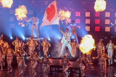 Mika sur la scène de l'Eurovision.