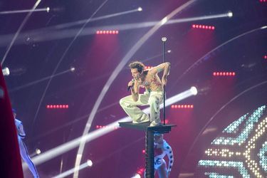 Mika sur la scène de l'Eurovision.
