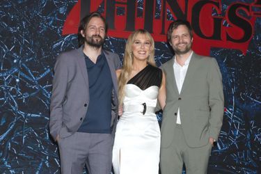 Matt Duffer, Millie Bobby Brown et Ross Duffer à l&#039;avant-première de la saison 4 de «Stranger Things», aux Studios Netflix, à New York, le 14 mai 2022.