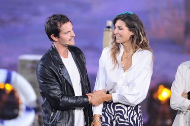 Laury Thilleman et Juan Arbelaez dans l&#039;émission &quot;La Chanson secrète 9&quot; à Paris, le 27 novembre 2020 sur TF1.