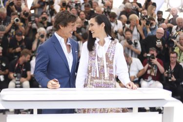 Jennifer Connelly et Tom Cruise au photocall du film &quot;Top Gun: Maverick&quot; au Festival de Cannes, le 18 mai 2022. 