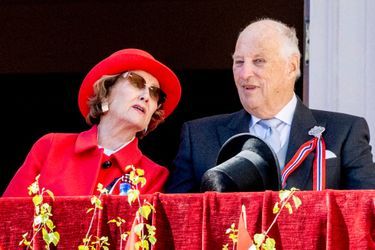 La reine Sonja et le roi Harald V de Norvège à Oslo, le 17 mai 2022