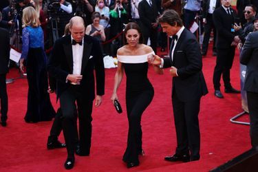 Kate Middleton, duchesse de Cambridge, dans une robe Robert Mouret, et le prince William avec Tom Cruise à Londres, le 19 mai 2022