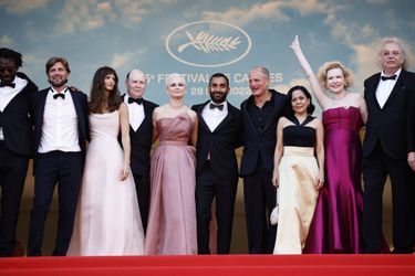 L&#039;équipe du film &quot;Sans filtre&quot;, projeté au Festival de Cannes le 21 mai 2022. 