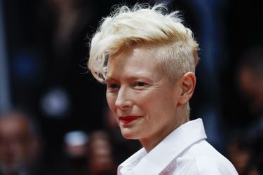 Tilda Swinton - Montée des marches pour le film «R.M.N» au Festival de Cannes, le 21 mai 2022.