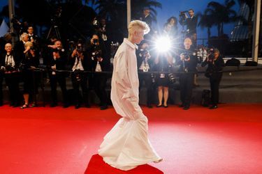 Tilda Swinton - Montée des marches pour le film «R.M.N» au Festival de Cannes, le 21 mai 2022.