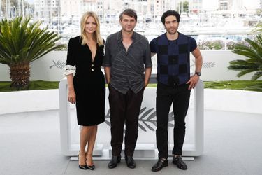 Virginie Efira, Serge Bozon et Tahar Rahim - Photocall du film "Don Juan" au Festival de Cannes, le 22 mai 2022.