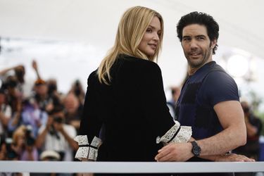 Virginie Efira et Tahar Rahim - Photocall du film "Don Juan" au Festival de Cannes, le 22 mai 2022.
