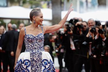 La star américaine Sharon Stone était à Cannes ce dimanche soir pour la montée des marches des «Amandiers» de Valeria Bruno Tedeschi.