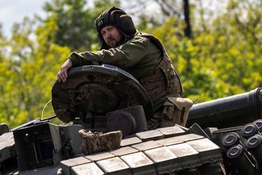 Un soldat ukrainien dans la région du Donetsk, le 23 mai 2022.