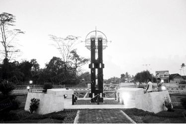 Dans la province de Kalimantan, partie indonésienne de l’île de Bornéo, ce monument de Pontianak marque l’emplacement de l’équateur. Cette ville est la seule au monde à être ainsi coupée en deux.