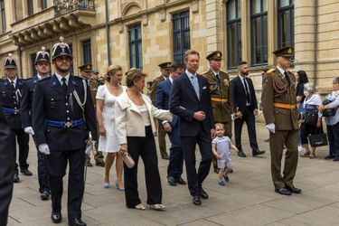 Le prince Charles de Luxembourg avec ses grands-parents et ses parents pour la clôture de l'Octave à Luxembourg, le 22 mai 2022