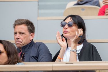 Géraldine Maillet et son compagnon Daniel Riolo dans les tribunes de Roland Garros, à Paris, le 22 mai 2022.