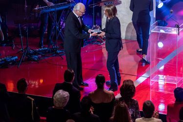 Le roi Carl XVI Gustaf de Suède remet le Polar Music Prize 2022 au chanteur américain Iggy Pop à Stockholm, le 24 mai 2022