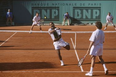 Mansour Bahrami en double à Roland-Garros en 1998.