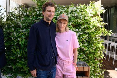 Céline Sallette et son compagnon Philibert Dechelette à Roland-Garros le 26 mai 2022.