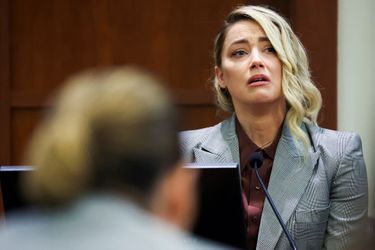 Amber Heard lors de son procès contre son ex-mari Johnny Depp au tribunal de Fairfax, en Virginie, le 26 mai 2022. 