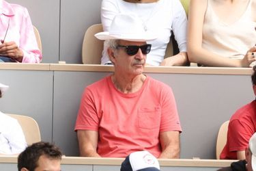 Raymond Domenech dans les tribunes de Roland Garros, le week-end du 28 et 29 mai 2022, à Paris.