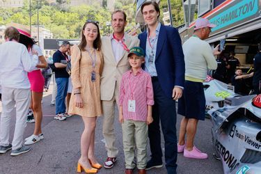 La princesse Alexandra de Hanovre et son compagnon Ben-Sylvester Strautmann avec Andrea Casiraghi et son fils Sacha Casiraghi au Grand Prix de Monaco, le 28 mai 2022.