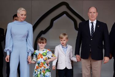 La princesse Charlène, le prince Albert II de Monaco et leurs jumeaux lors du Grand Prix de Formule 1 à Monaco, le 29 mai 2022