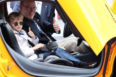 Le prince Jacques de Monaco avec son papa le prince Albert II à Monaco, le 29 mai 2022