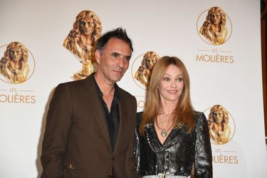 Samuel Benchetrit et Vanessa Paradis lors de la 33ème cérémonie des Molières aux Folies Bergère à Paris le 30 mai 2022.