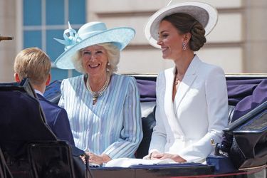 Kate Middleton et son fils, le prince George, avec Camilla, duchesse de Cornouailles lors de la parade Trooping The Colour célébrant le jubilé d'Elizabeth II, à Londres, le 2 juin 2022.