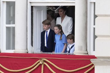 Kate Middleton, le prince George, la princesse Charlotte et le prince Louis au balcon de Buckingham lors de la parade Trooping The Colour célébrant le jubilé de platine de la reine. Le 2 juin 2022 à Londres.