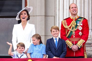 Le prince William et Kate Middleton avec leurs trois enfants, George, Charlotte et Louis au balcon du palais de Buckingham lors de la parade Trooping The Colour célébrant le jubilé de platine de la reine. Le 2 juin 2022 à Londres.