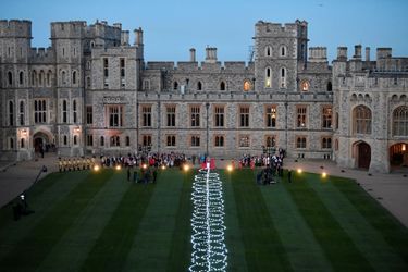 La reine Elizabeth II devant son château de Windsor, le 2 juin 2022