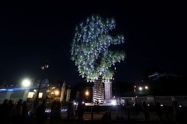 Illuminations du Jubilé devant le Palais de Buckingham à Londres en hommage à la reine Elizabeth II, le 2 juin 2022