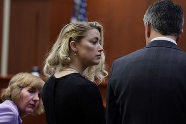 Amber Heard au tribunal de Fairfax, en Virginie. L'actrice attend le verdict de son procès contre son ex-mari Johnny Depp, le 1er juin 2022.