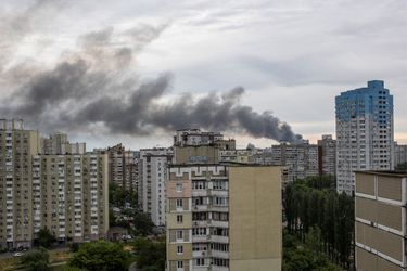 De la fumée après des frappes de missiles à Kiev, en Ukraine, le 5 juin.