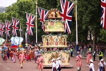 La parade célébrant le jubilé de platine d'Elizabeth II, devant le palais de Buckingham à Londres, le 5 juin 2022.