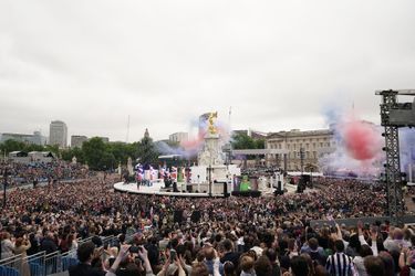 La foule devant le palais de Buckingham pour le jubilé de platine de la reine, le 5 juin 2022 à Londres.