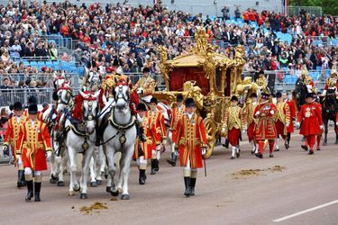 Le carrosse d'or de la reine lors de la parade célébrant le jubilé de platine d'Elizabeth II, devant le palais de Buckingham à Londres, le 5 juin 2022.