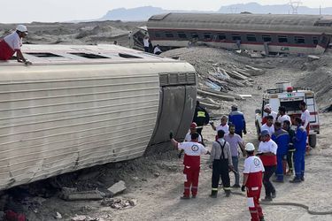 En janvier 1993, une collision entre deux trains sur la ligne Téhéran-Machhad (nord-est), avait fait 24 morts et 45 blessés et en 2016, 44 personnes avaient été tuées et 82 blessées dans la collision de deux trains dans le nord de l'Iran.