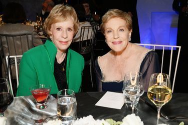 Carol Brunett et Julie Andrews lors de la 48ème édition des AFI Life Achievement Award, au Dolby Theatre, à Los Angeles, le 9 juin 2022.