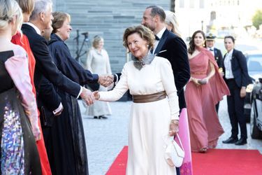 La reine Sonja de Norvège avec le prince Haakon et la princesse Mette-Marit et la princesse Mary de Danemark à Oslo, le 10 juin 2022