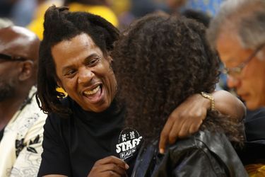 Lundi 13 mai, Jay-Z et sa fille Blue Ivy assistaient à un match de NBA qui opposait les Boston Celtics et les Golden State Warriors, à San Francisco, en Californie.