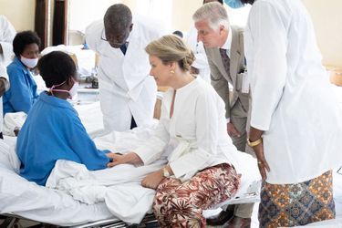 La reine Mathilde et le roi des Belges Philippe avec Dr Denis Mukwege à l'hôpital Panzi à Bukavu, le 12 juin 2022