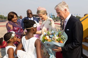 La reine Mathilde et le roi des Belges Philippe avec le président congolais Félix Tshisekedi et sa femme Denise, à leur arrivée à Kinshasa le 7 juin 2022