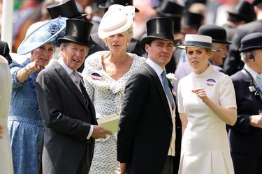 La comtesse Sophie de Wessex, la princesse Beatrice d'York et Edoardo Mapelli Mozzi avec le Racing Advisor de la reine Elizabeth II John Warren au Royal Ascot, le 15 juin 2022