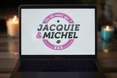 Le propriétaire du site pornographique &quot;Jacquie et Michel&quot;, un ancien acteur et deux anciens réalisateurs ont été mis en examen dans ce dossier, pour viols, complicité de viol, proxénétisme en bande organisée et traite d&#039;être humain en bande organisée. 