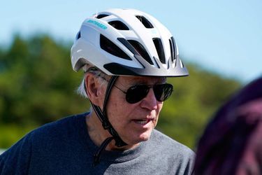 Joe Biden lors d&#039;une sortie à vélo à Rehoboth Beach, dans le Delaware, le 18 juin 2022.