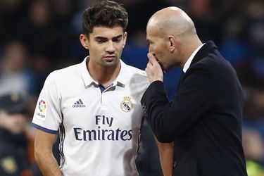Alors âgé de 21 ans, Enzo Zidane suit les traces de son père. En 2016, il joue son premier et unique match avec le Real Madrid lors des seizièmes de finale de Coupe d&#039;Espagne contre le Cultural Leonesa et marque son premier but dès les premières minutes après son entrée en jeu.