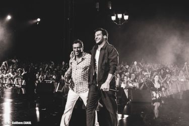 Bernard Montiel et Amir au RFM Music Show à Levallois-Perret, le 18 juin 2022. 